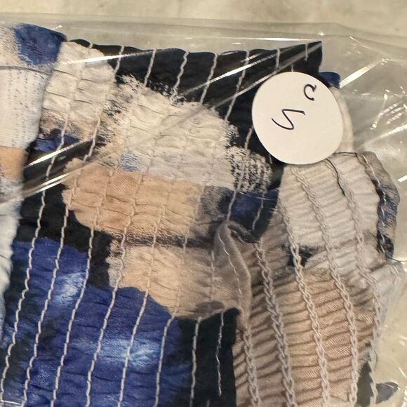 White House Black Market Top Blue White Floral Long Sleeve Blouse. Extra Small - Picture 12 of 12